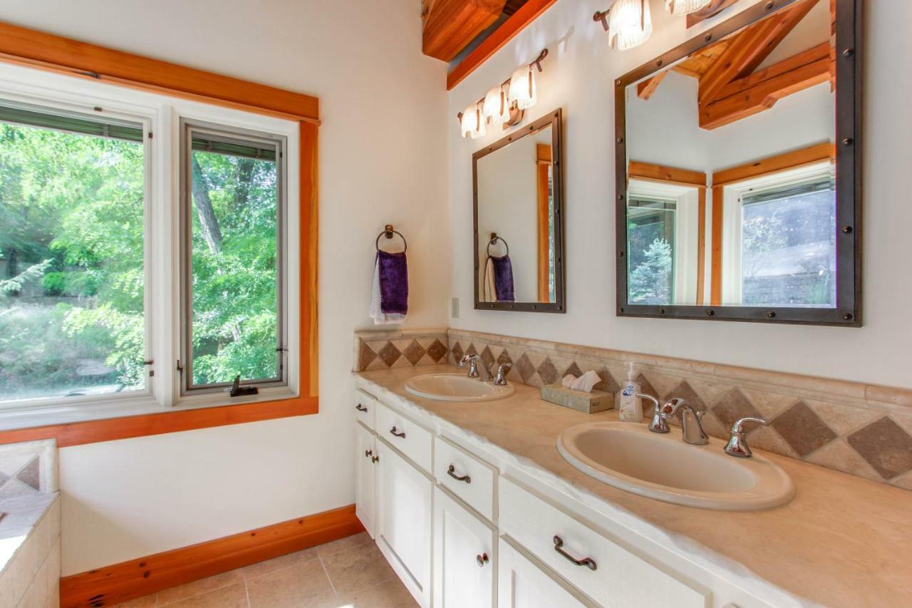 Bottle Bay Lakefront Lodge Sandpoint Εξωτερικό φωτογραφία